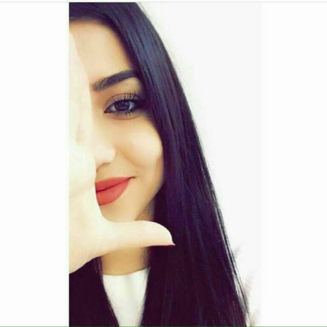 حلَوُيـﮯن رغّمِـ آلَحزن 